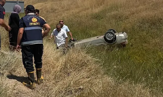 Konya-Eskişehir yolunda otomobil şarampole devrildi: 2 yaralı