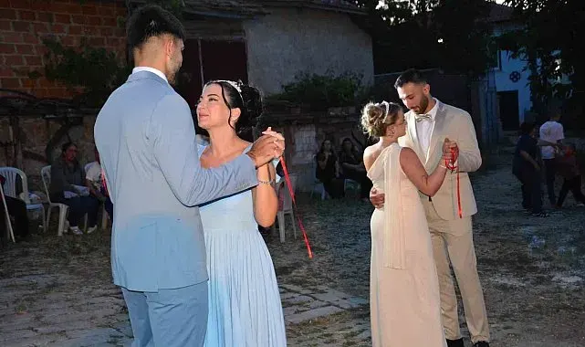 Almanya'dan Çorum'a uzanan mutluluk: İkiz kardeşler Alman gelin adaylarıyla nışanlandı