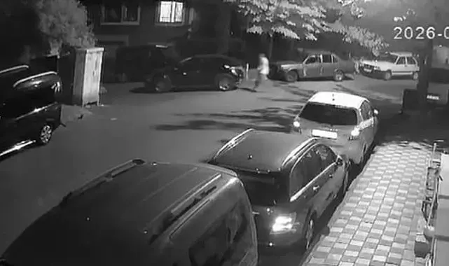 Gaziosmanpaşa'da kayan otomobil doğal gaz kutusuna çarptı, tüm bina tahliye edildi