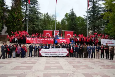 Bilecik'te Gaziler ve Gençler 'Saygı Yürüyüşü'nde Omuz Omuza Yürüdü