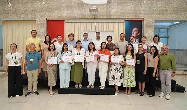 Kazakistanlı öğretmenlerin eğitim programı sertifika töreniyle taçlandı