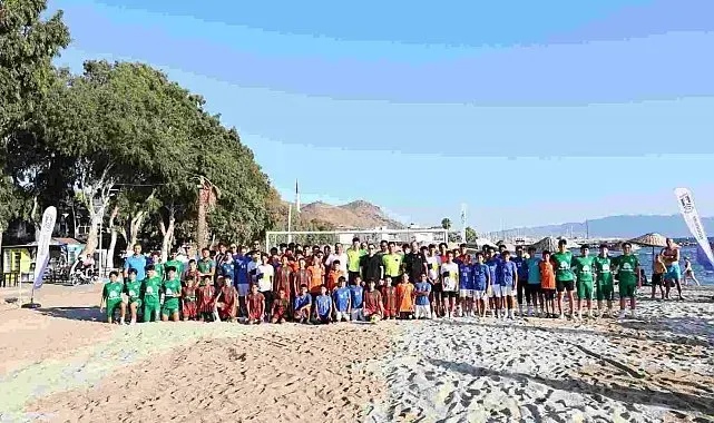 Bodrum'da 1. Günbatımı Çocuk Plaj Futbol Şenliği başladı