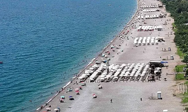 Antalya'da termometreler 38 dereceyi gösterdi, sahiller doldu
