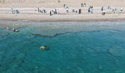 Kemer'de Dünya Temizlik Günü Kapsamında Sahil ve Deniz Temizliği Yapıldı