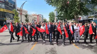 Niğde'de 19 Eylül Gaziler Günü'ne Özel 'Kahramanlarla Kardeşlik Yolunda' Yürüyüşü