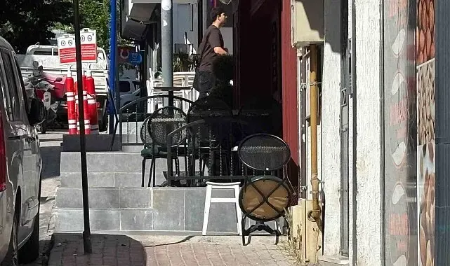 Yayalar kaldırımda yürüyememekten şikayetçi