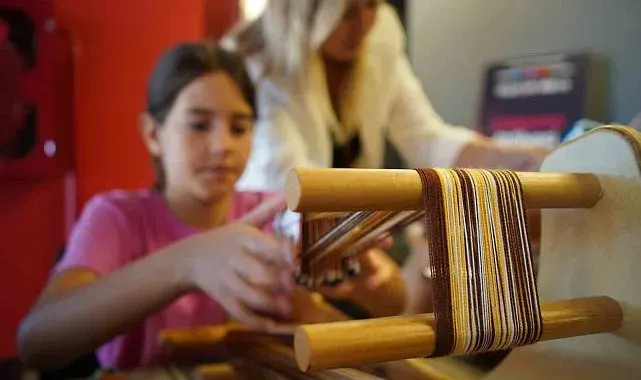 Modern yaşamın stresine geleneksel terapi: Çarpana ve kilim dokuma