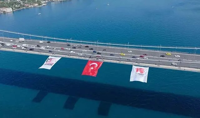 15 Temmuz'un sembolü Kırmızı Beyaz: 5 dev köprü Türk bayraklarıyla donatıldı