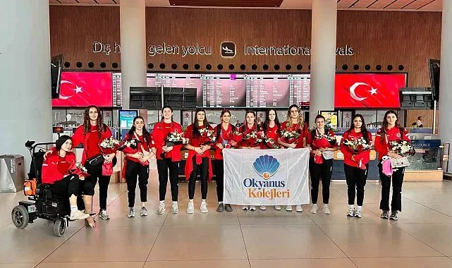 Okyanus Koleji Kız Voleybol Milli Takımı dünya ikincisi oldu
