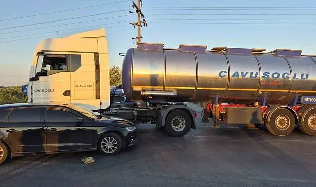 Ayvalık'ta kavşakta tır ile otomobil çarpıştı; 6 kişi hafif yaralandı