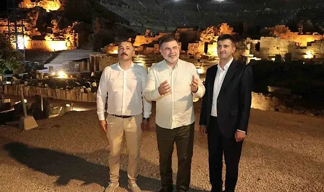AK Partili Saygılı, Efes'teki gece müzeciliğinin turizme katkısına dikkat çekti