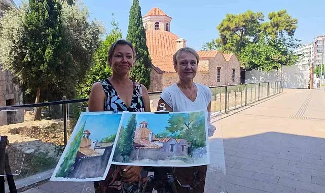 Yıllardır yaşadıkları Antalya'nın tarihini tuvale taşıyorlar