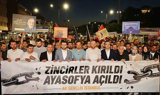 AK Parti Gençlik Kolları'ndan düzenlenen Ayasofya Yürüyüşü'ne binler katıldı