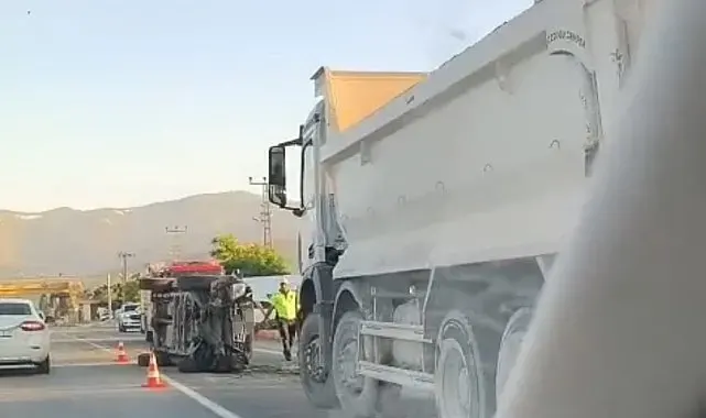 Muş'ta İl Özel İdaresi'ne ait araç takla attı: 1 yaralı