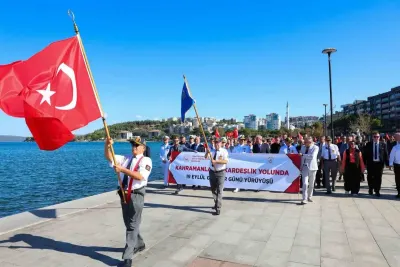Çanakkale’de Gaziler Günü'ne Özel 'Kahramanlarla Kardeşlik Yolunda' Yürüyüşü Düzenlendi
