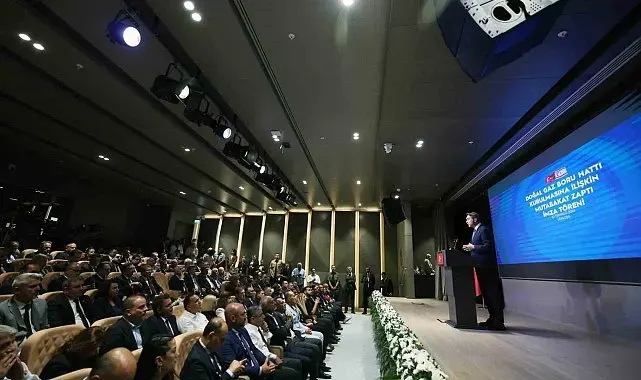 Bakan Bayraktar: "Türkiye-KKTC arasında yaklaşık 101 kilometre uzunluğunda doğal gaz iletim hattı inşa edeceğiz"