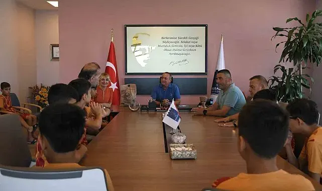 Kuşadası'nın gönül köprüsü 9 yıldır çocukları buluşturuyor