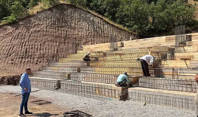 Tosya'da inşa edilen güreş sahası ile düğün salonunda çalışmalar sürüyor