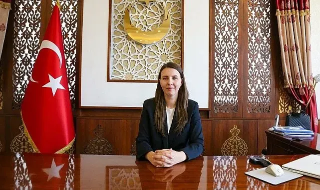 Gürpınar'ın ilk kadın kaymakamı göreve başladı