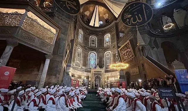 Ayasofya Camii'nde 15 Temmuz şehitleri için 253 hafız tarafından hatim duası okundu