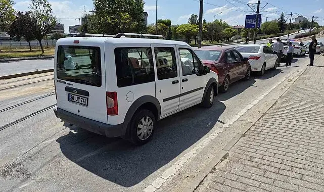Eskişehir'de 3 aracın karıştığı zincirleme trafik kazası ucuz atlatıldı