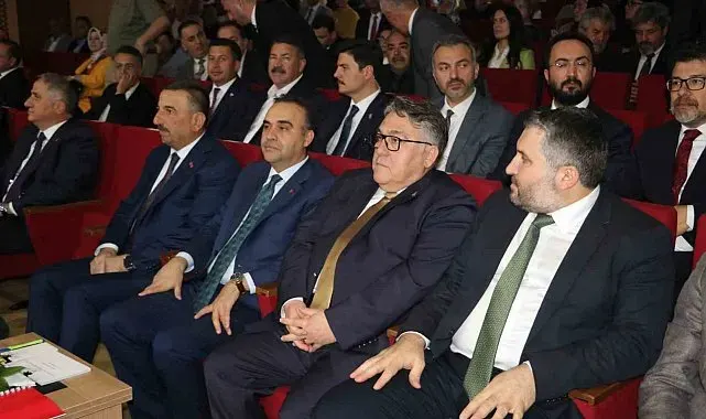 Bakan Kacır: "NATO Zirvesi'nde Türkiye'nin gücü bir kez daha görüldü"