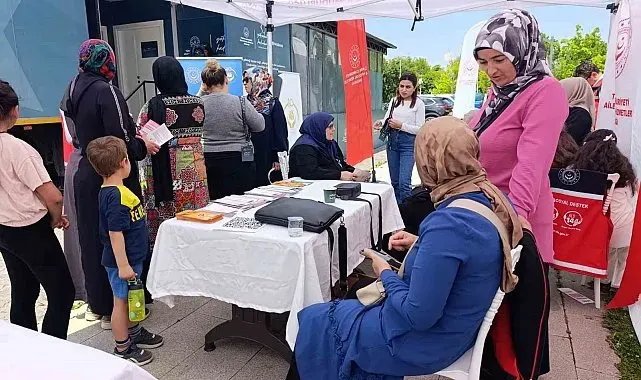 Kars'ta kadın girişimciliğine güçlü destek: Vali Polat eğitim tırını ziyaret etti