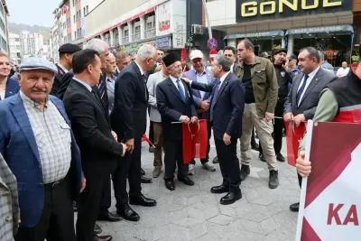 Gümüşhane'de Gaziler Günü'nde "Kahramanlarla Kardeşlik Yolunda" Yürüyüşü Düzenlendi