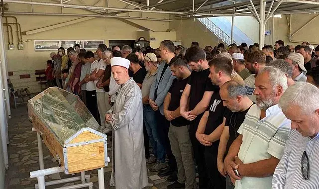 Yeğeni tarafından pala ile öldürülen adam toprağa verildi