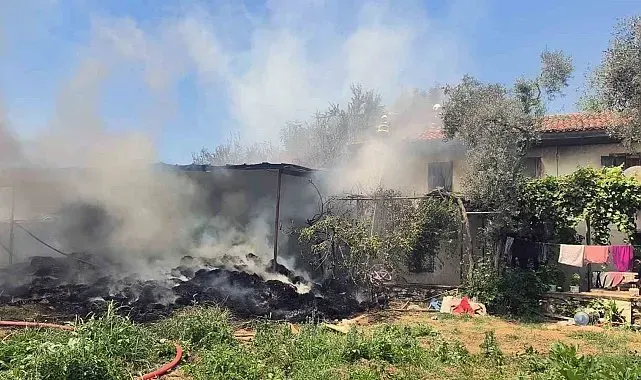 Saman balyalarından başlayan yangın eve sıçradı