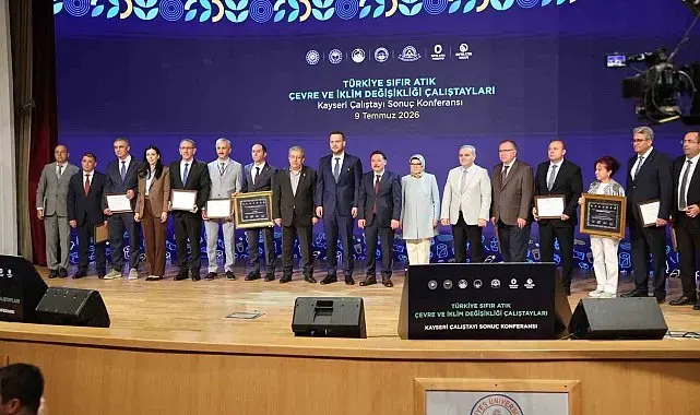 Türkiye Sıfır Atık Çalıştayı Sonuç Konferansı'nda Kayseri Büyükşehir'e teşekkür plaketi