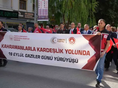 Iğdır'da 19 Eylül Gaziler Günü'nde 'Kahramanlarla Kardeşlik Yolunda' Yürüyüşü Düzenlendi