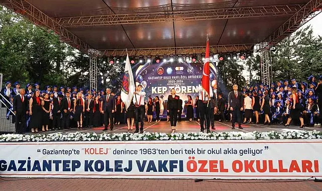 LGS'de çifte şampiyonluk Gaziantep Kolej Vakfı'nda