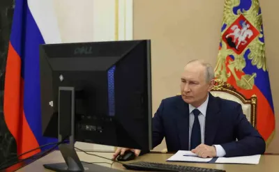 Rusya Devlet Başkanı Putin, Milletvekili Seçimlerinde Oyunu Uzaktan Kullandı