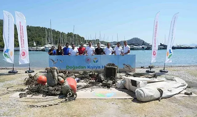 Göcek Halk Plajı'nda deniz dibi temizliği tamamlandı