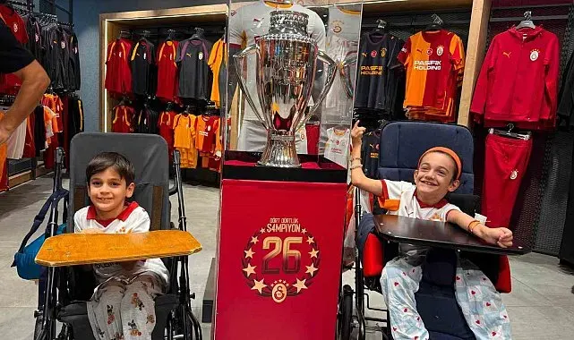 Galatasaray'ın şampiyonluk kupası Mardian Mall'da taraftarlarla buluştu