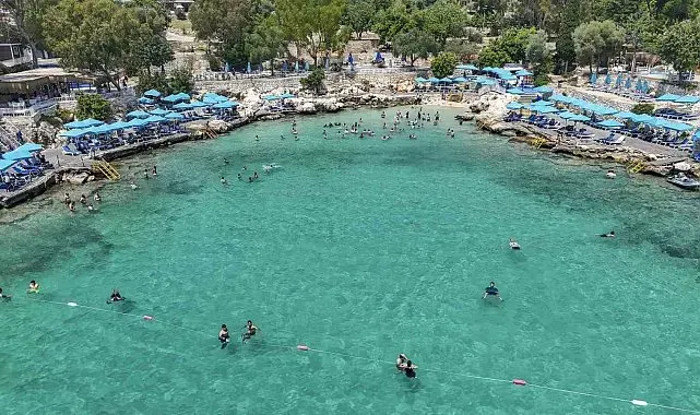 Mersin'de plajlar yaz sezonunda yoğun ilgi görüyor