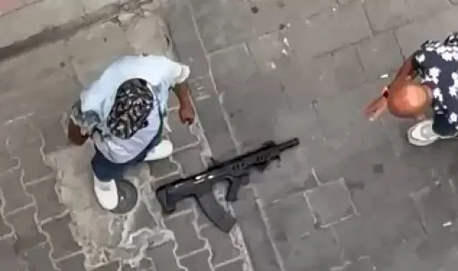 İzmir'de sokak ortasında tüfekle dehşet saçan şehir magandaları kıskıvrak yakalandı