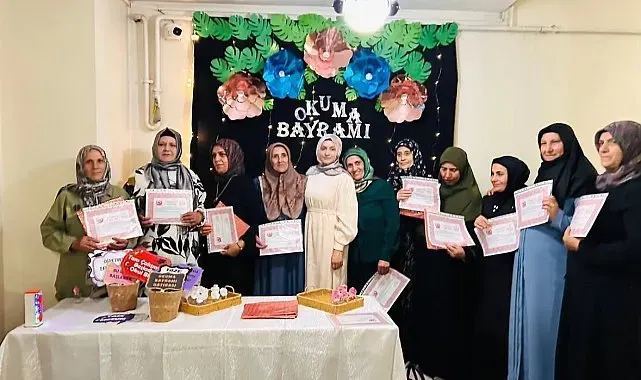 Ağrı'da okuma yazma öğrenen kadınlar için Okuma Bayramı düzenlendi
