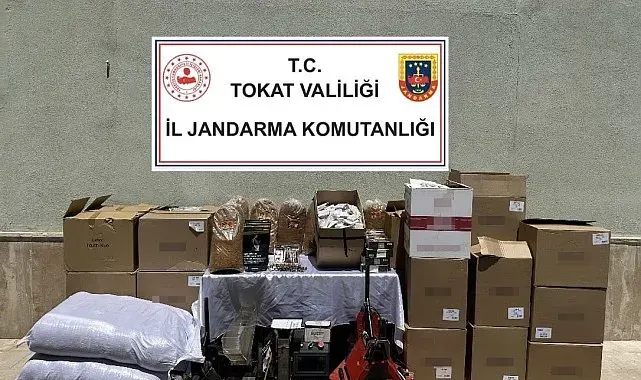 Tokat'ta kaçak tütün operasyonu: 4 gözaltı