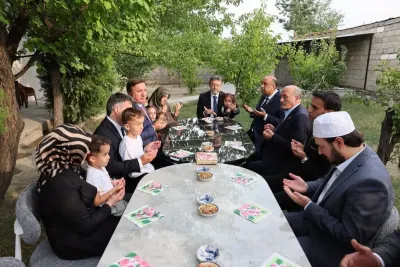 Bakan Yumaklı, Erzincan'da Şehit Ailesini Ziyaret Etti
