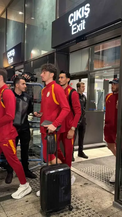 Galatasaray, Trabzonspor Maçı İçin Özel Uçakla Trabzon'a Geldi