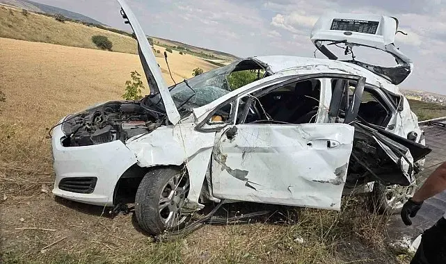Ankara'da otomobil şarampole yuvarlandı: 3 yaralı