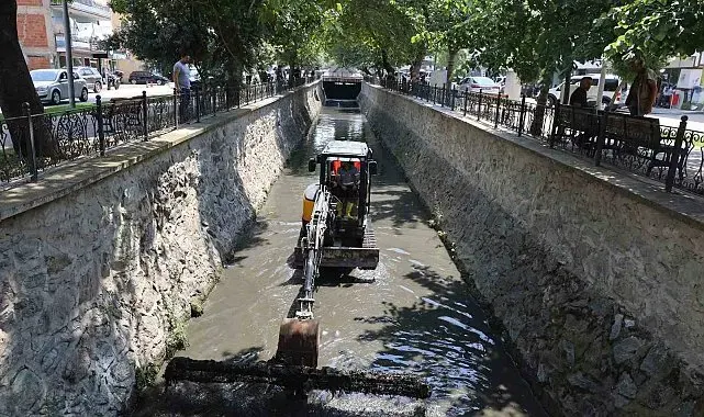 Büyükşehir'den derelerde temizlik seferberliği