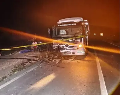 Konya'da Facia Kaza: Kamyon ile Otomobil Çarpıştı, 1 Çocuk Hayatını Kaybetti