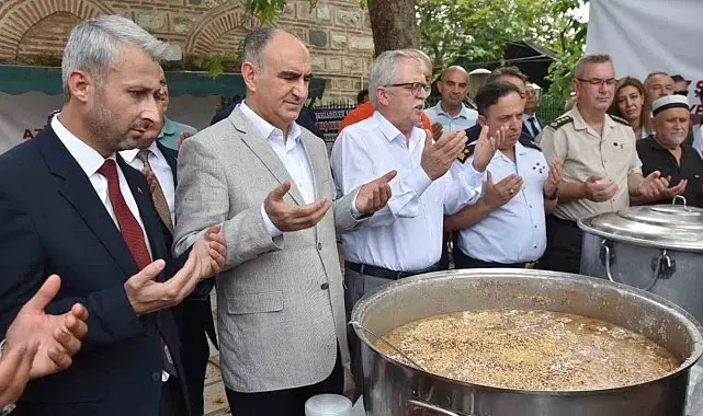 Şehit aileleri ve gazilerden aşure hayrı