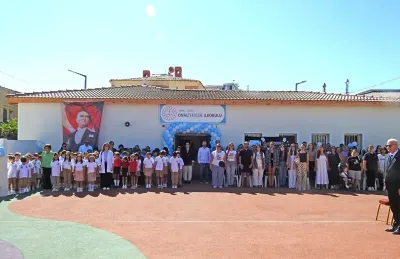 Çeşme'de 16 Eylül İlkokulu Yenilenen Yüzüyle Eğitime Açıldı