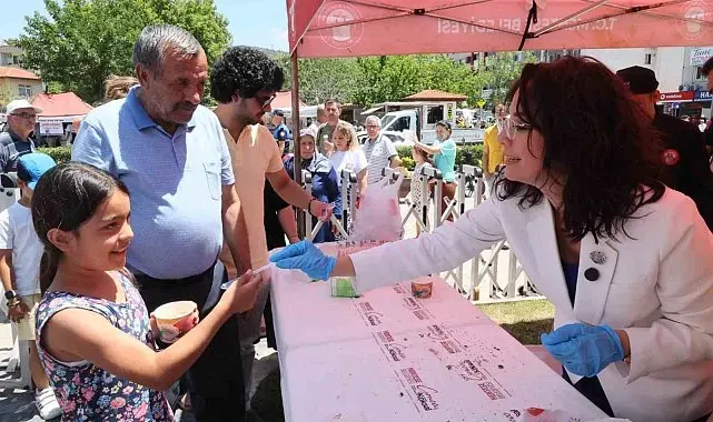 Menteşe Belediyesi'nden vatandaşlara aşure ikramı