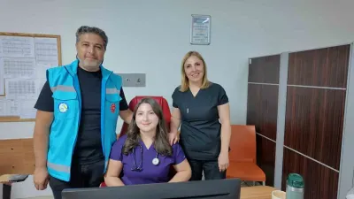 Hemşire Çiftin Gurur Günü: Kızları Aynı Hastaneye Doktor Olarak Atandı
