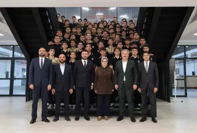 Milletvekili Ayşe Böhürler Havacılık Lisesi Öğrencileriyle Buluştu